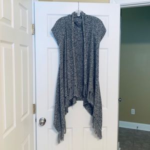 Design History Sleeveless Fringe Cardigan